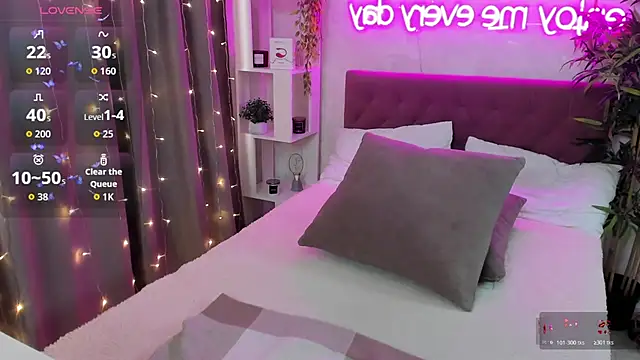 FeralPeach élő XXX-chatje