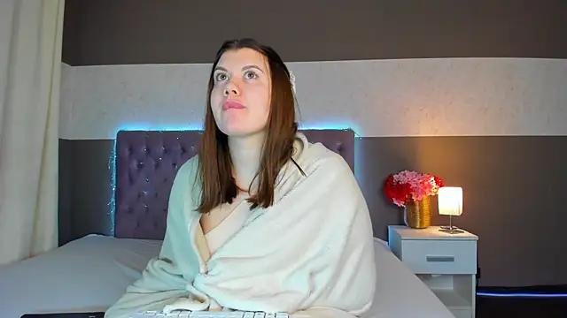 NikkiBustt élő XXX-chatje