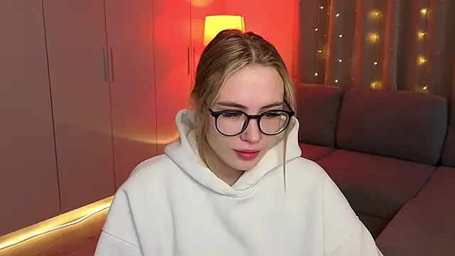 Aurelia_Voss élő XXX-chatje