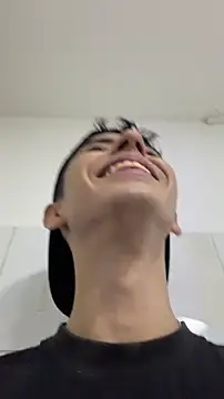 Sebastian_ReedのライブXXXチャット