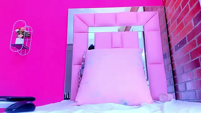 Baby_doll_XOXO 网络视讯表演