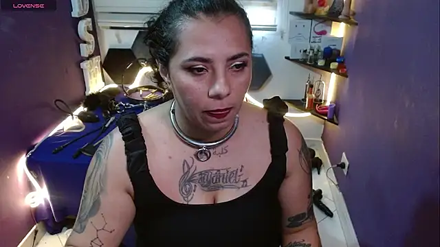 Alexa_Slavehot777 Pertunjukan Webcam