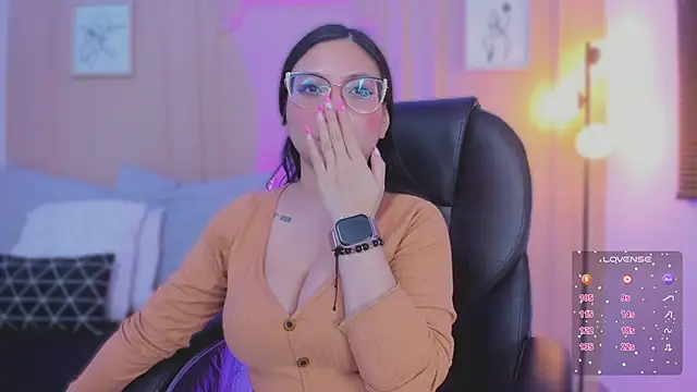 lucy_neil 现场XXX聊天