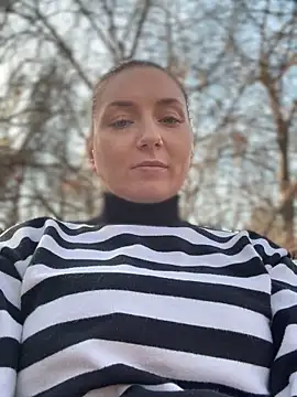 Crazy-Rosa Live XXX-chat