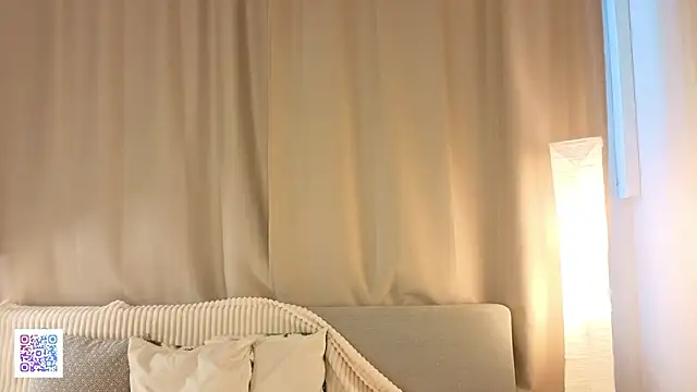 CarmanHenningn Live XXX chat