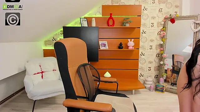 EmillyTaylor Adlı Modelin Canlı XXX Sohbeti