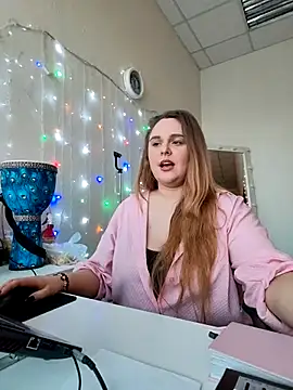 Juicy_PeachLux Chat XXX in diretta