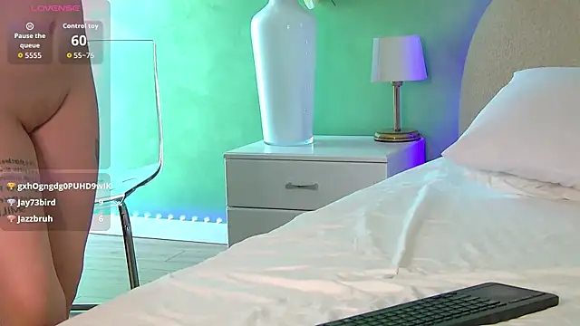 แชท XXX สดของ EllaAzianaa