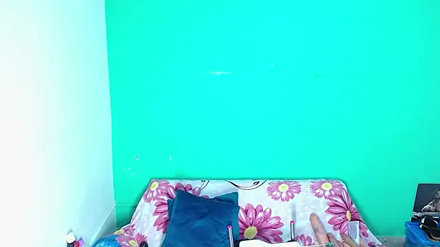 avaleri_cherry's Live XXX Chat