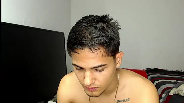 Alex_mojica Adlı Modelin Canlı XXX Sohbeti