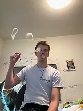 Toyjungee Chat XXX live