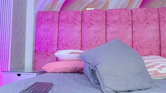 emmacurvy live XXX chat