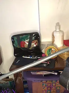 Chatroom XXX en direct de luisahot_9727