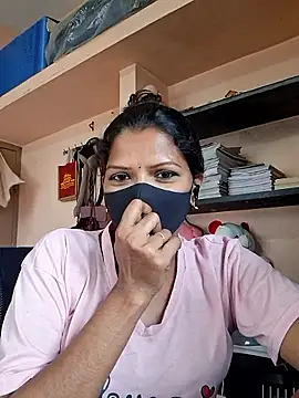 Show de Tamil_Dharani na webcam