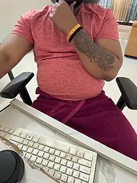 FlirtyxBoy 即時 XXX 聊天