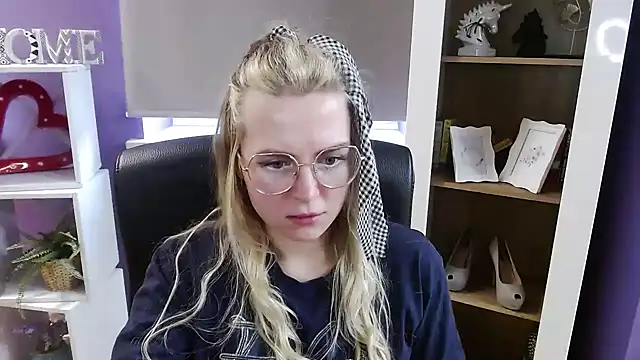 Chat +18 de Zoey_Erotic ao vivo