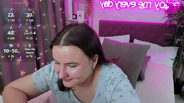 FeralPeach Chat XXX in diretta