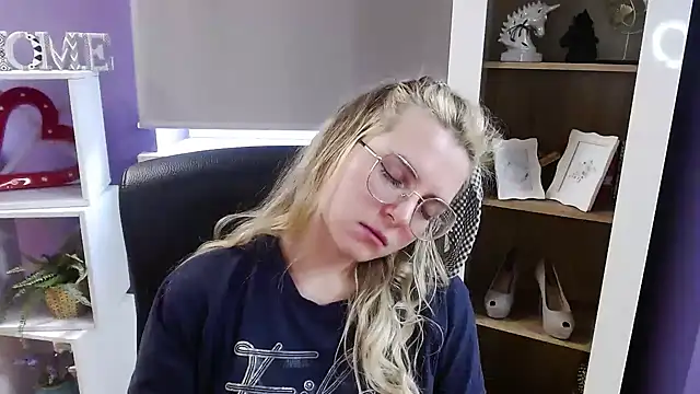 Chat +18 de Zoey_Erotic ao vivo