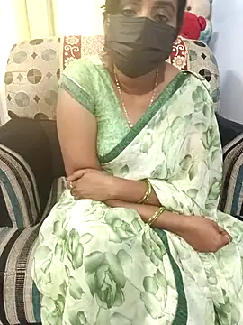 Tinarosy13のウェブカメラショー