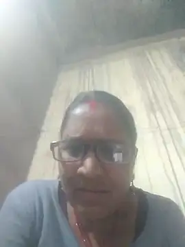 Loomaraj 网络视讯表演