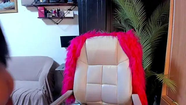 BigDominaMia 网络视讯表演