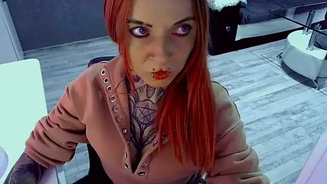 InesGold's Live XXX Chat