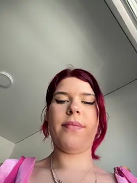 Chat +18 de RiriRoseey ao vivo