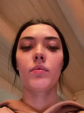 HoTMiA666 Webcam show