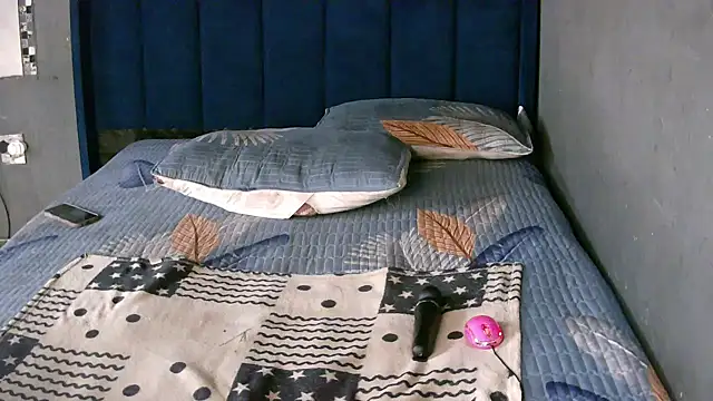 FREAKBARBIE02 élő XXX-chatje