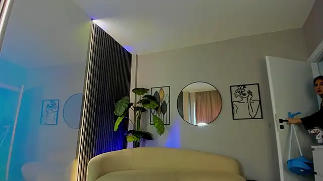 HottieLillyXXX élő XXX-chatje