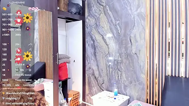 LauraSaenz01 现场XXX聊天