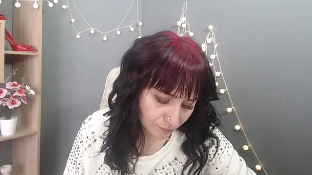 NinaFlawlees Adlı Modelin Canlı XXX Sohbeti