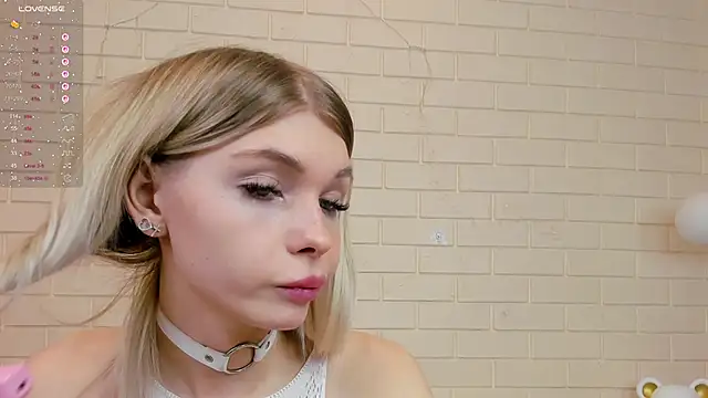 Blondy_Fina Webcamshow