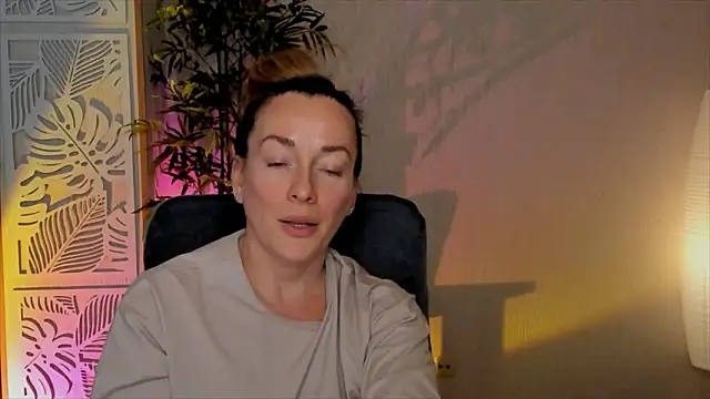 Chatroom XXX en direct de RebeccaMartinez