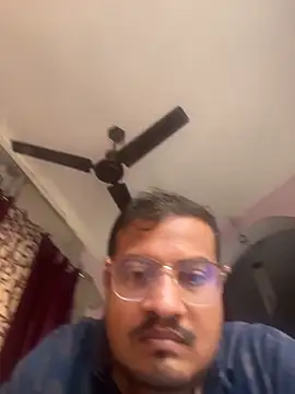 XXX chat uživo modela Saxymood1111