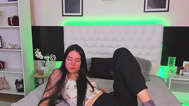 AdrianaCult 现场XXX聊天