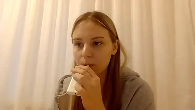 CrackShirker Adlı Modelin Canlı XXX Sohbeti