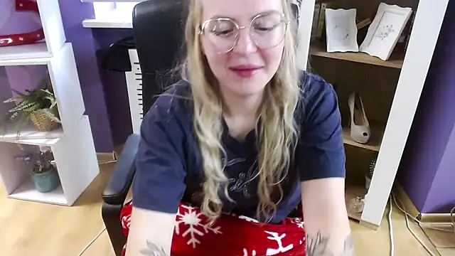 Zoey_Erotic: онлайн-секс-чат