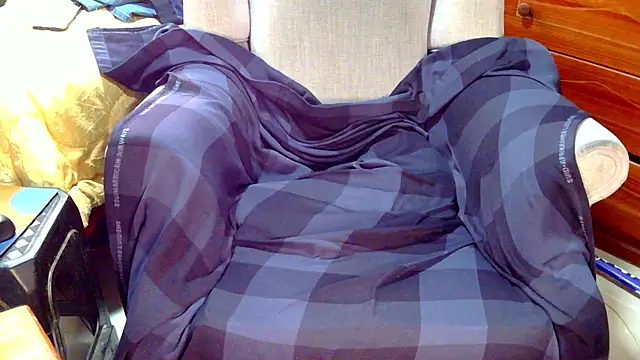 Chat XXX ao vivo de CharlesBlk-79