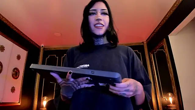 Kat_VonDe Chat XXX live