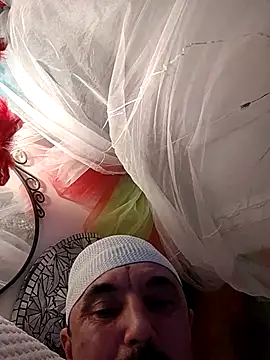 Chat +18 de ClonicKaaba ao vivo