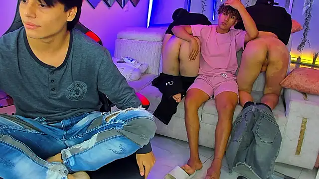 Pokazy przed kamerką – Houseofwarrios