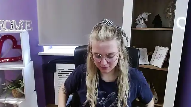 Chat +18 de Zoey_Erotic ao vivo