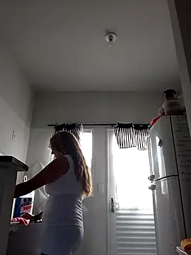 MILEIDE980のライブXXXチャット