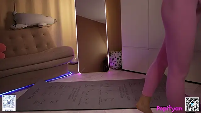 XXX chat uživo modela popityan1