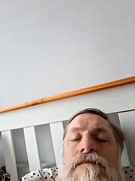 Show modela Outdoorsexlover na web-kameri