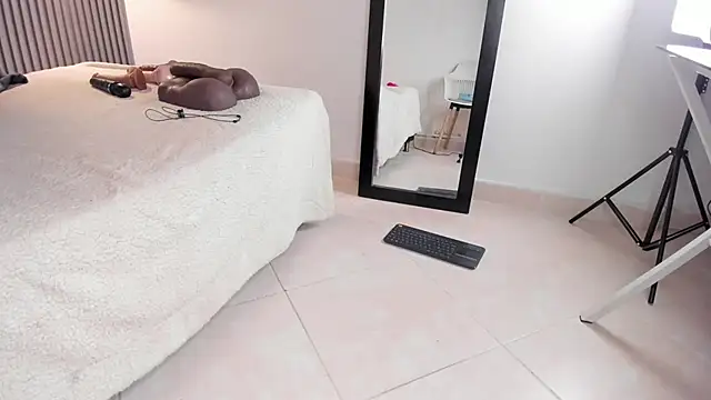 Chat XXX en directo de Zafiiraa