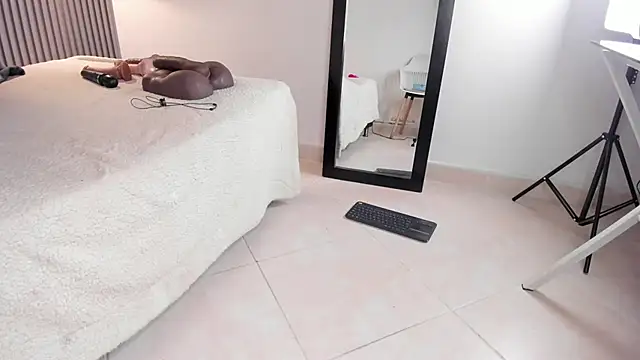 Zafiiraa 即時 XXX 聊天