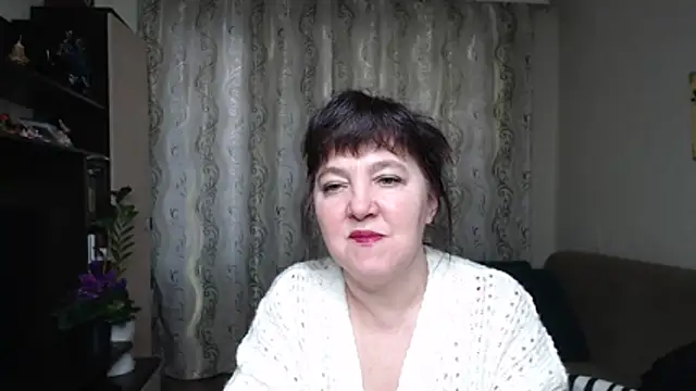 IllusionqのライブXXXチャット