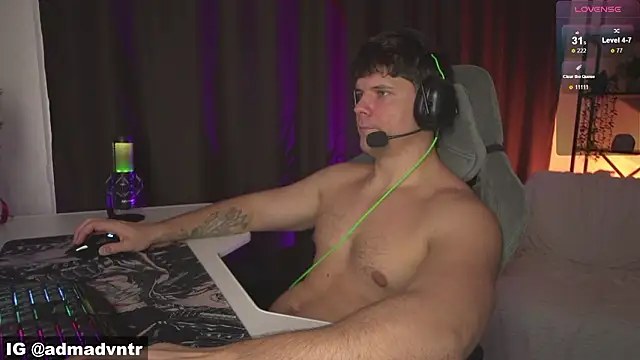 Rus_adventure7 élő XXX-chatje